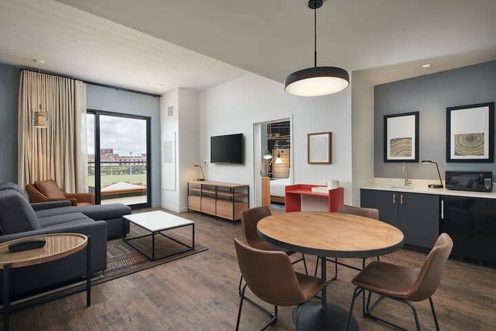 Room 15 of 47