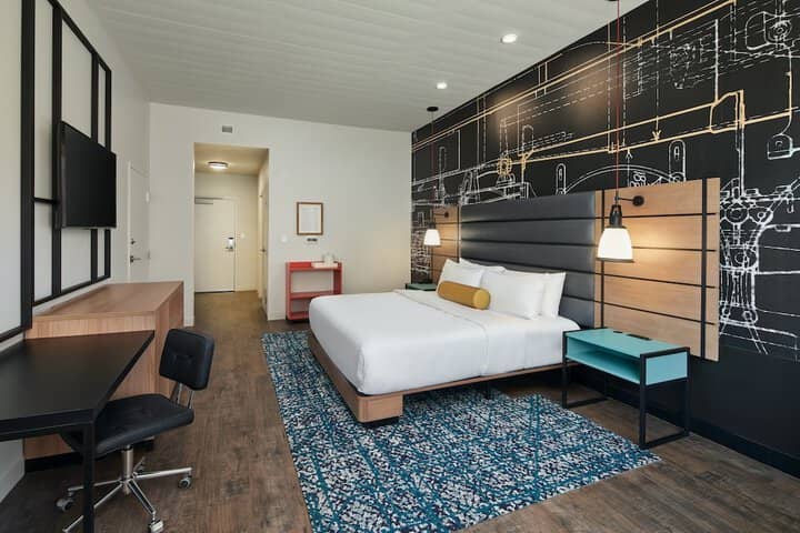 Room 22 of 47