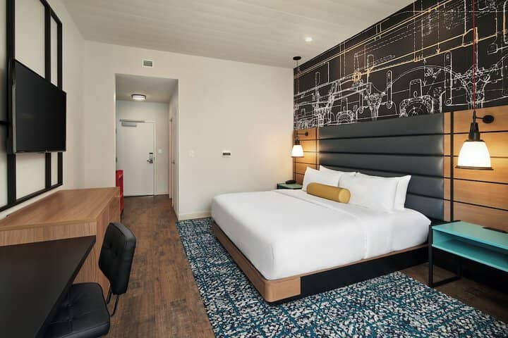 Room 9 of 47