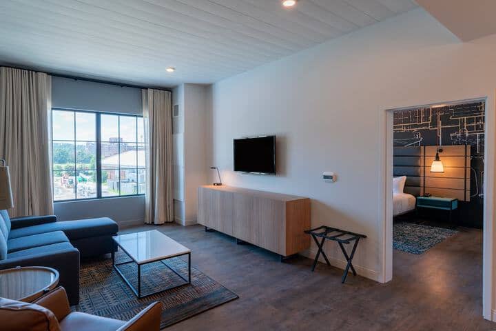 Room 6 of 47